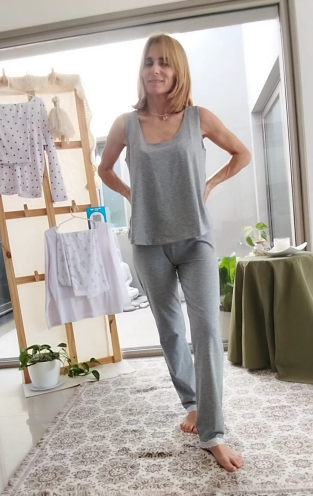 Conjunto de pijama femenino, equilibrio entre abrigo y frescura