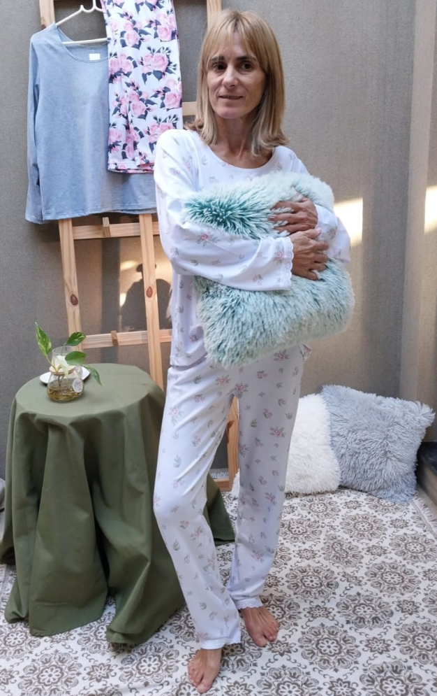 Pijama de invierno sin stock, diseñada para mantener el calor en las noches frías